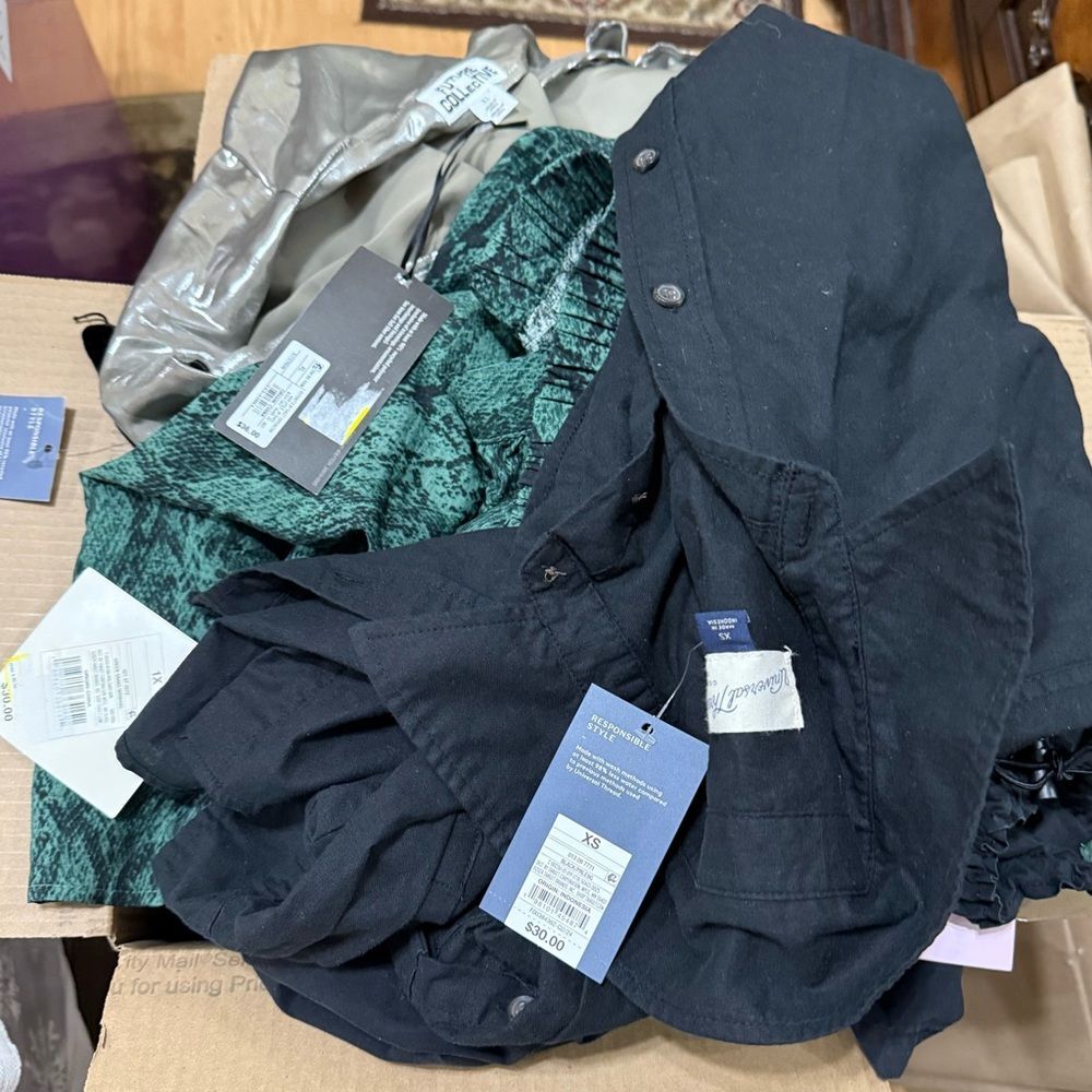 (E) 6PC-MYSTERY BOX FOR RESELLERS-MIXED LOT OF CLOTHING-WHOLESALE CLOTHIN $180